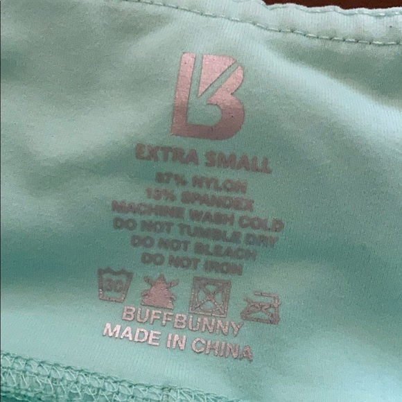 Buffbunny Capri Leggings - Picture 2 of 2